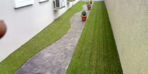 Read more about the article Walk Way Design With Artificial Grass