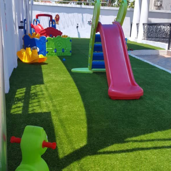 10 Creative Ways To Use Artificial Grass In Your Exterior Decoration